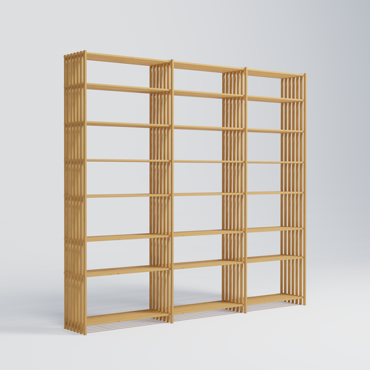 Tre-delt tremmereol fra Thorvald Lissau. 177 cm i bredde og 208 cmi højde. Den har 21 rum og smukke lister i egetræ.