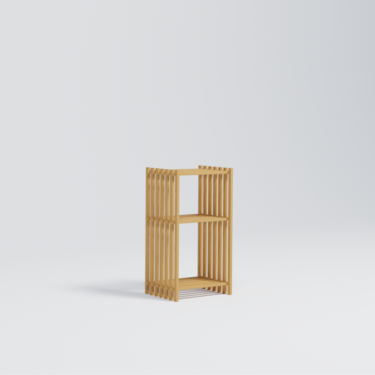 Mini reol som bruges som sidebord i tremmedesign af Thorvald Lissau.